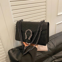 Retro Style Fashion Chain Shoulder Bag.