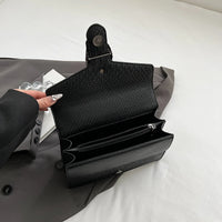 Retro Style Fashion Chain Shoulder Bag.