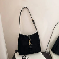 Large Capacity Underarm Bucket Bag .